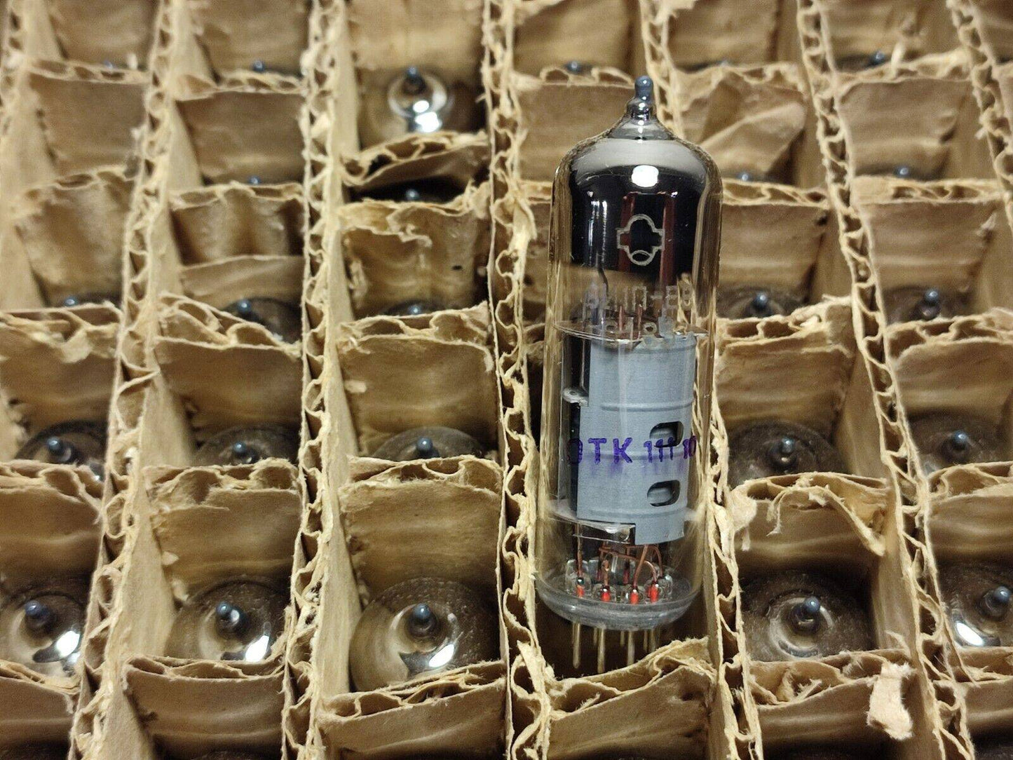 100x 6I1P-EV TUBES Tubes TRIODE-HEPTODE Same Date (6I1P ~ ECH81 6AJ8) NEW 80's