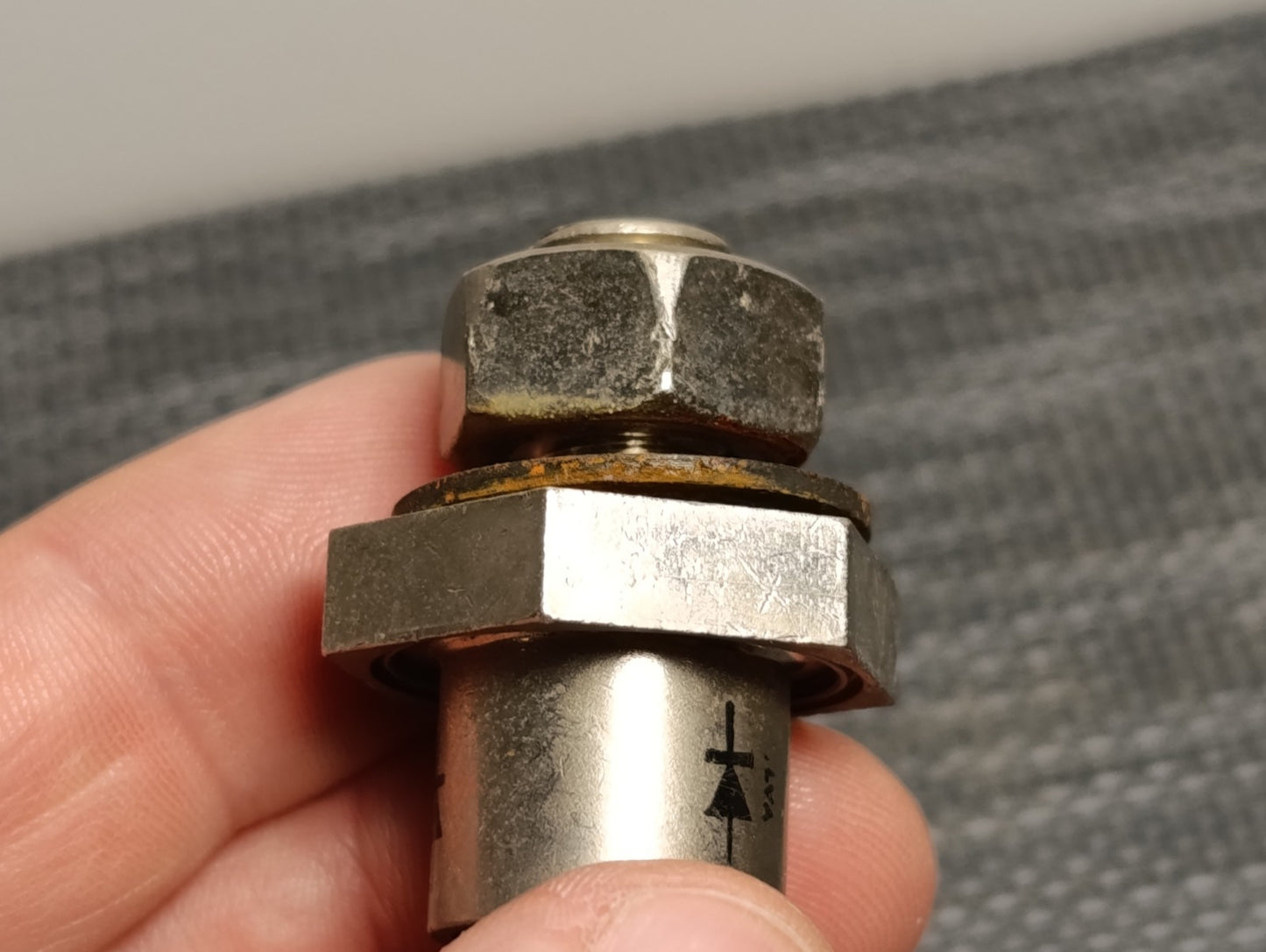 1 PCS. BYY15 400V 40A stud rectifier diode Mullard vintage USED