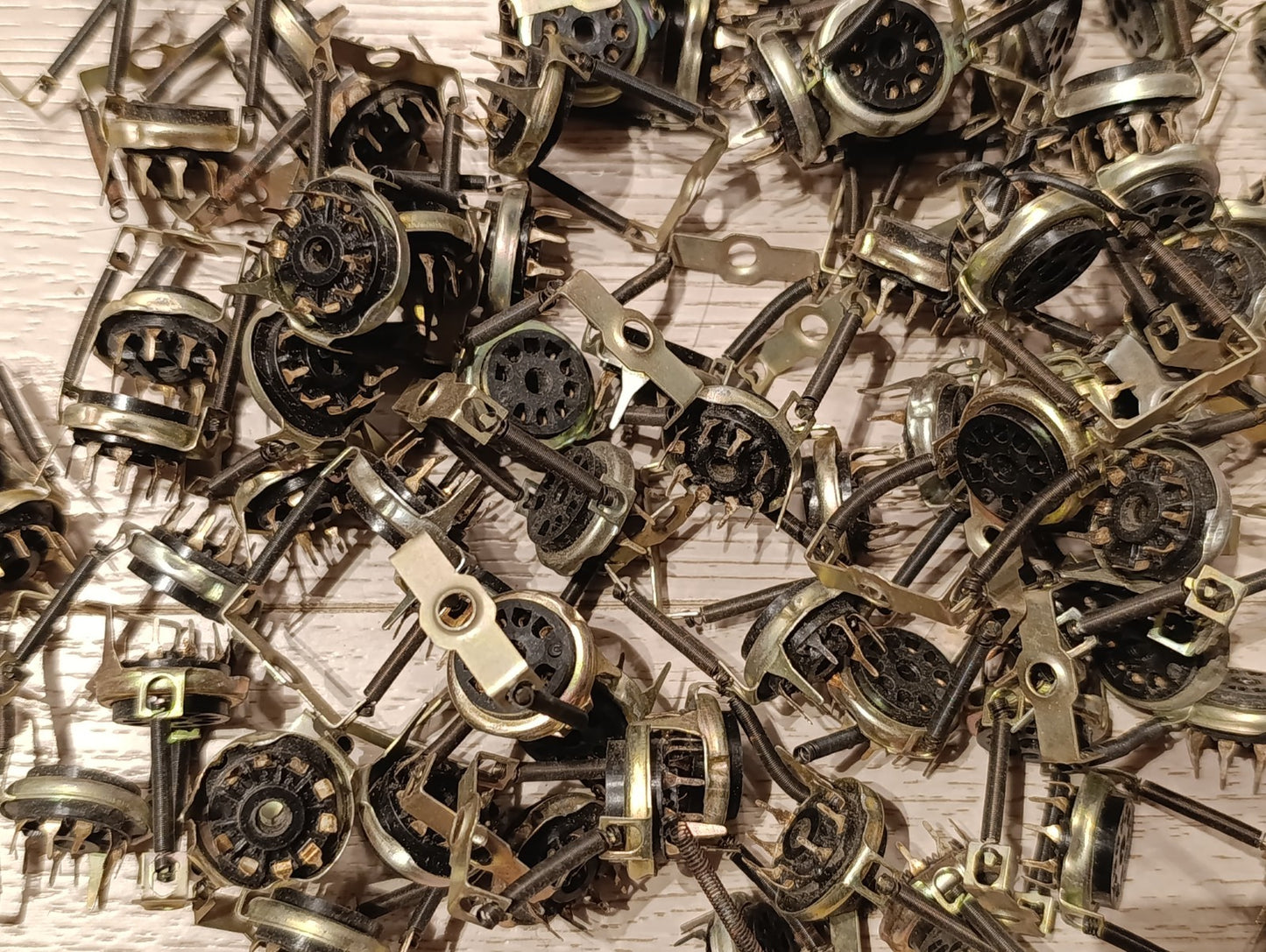 10pcs. soviet tube socket NEW NOS 9pin PCS mount with springs