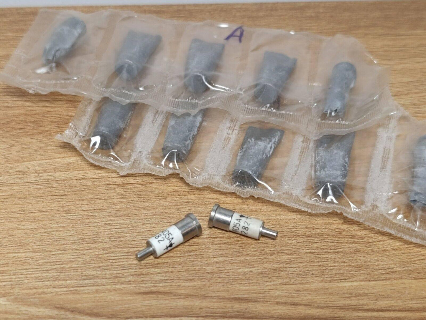 10 vnt D405A TSRS Д405A karinis mikrobangų maišytuvo diodas 8.2...14.2GHz karinis