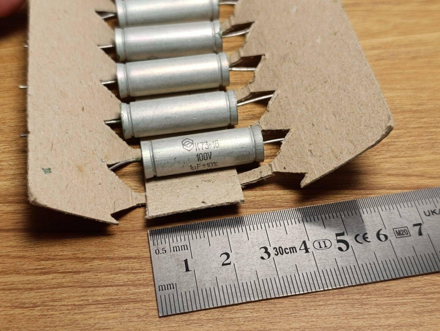 10vnt. 1uF 63V K73-16 poliesterio ašinės metalizuotos plėvelės kondensatorius PETP Audio NAUJIENA