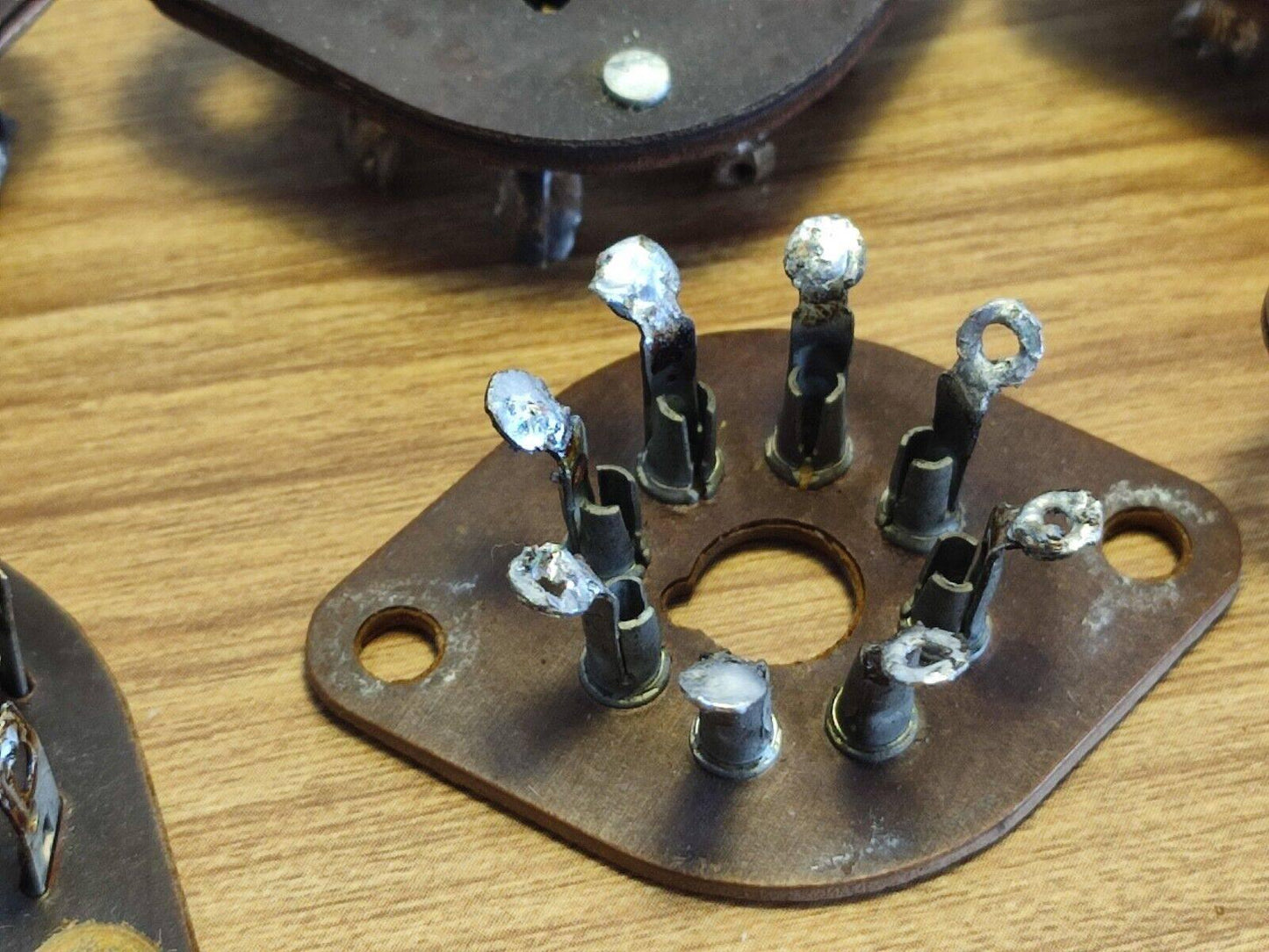 16 vnt Vintage vokiškas 8 kontaktų bakelito aštuoninio vožtuvo vamzdžio lizdas, skirtas EL34 6V6 6L6 KT88