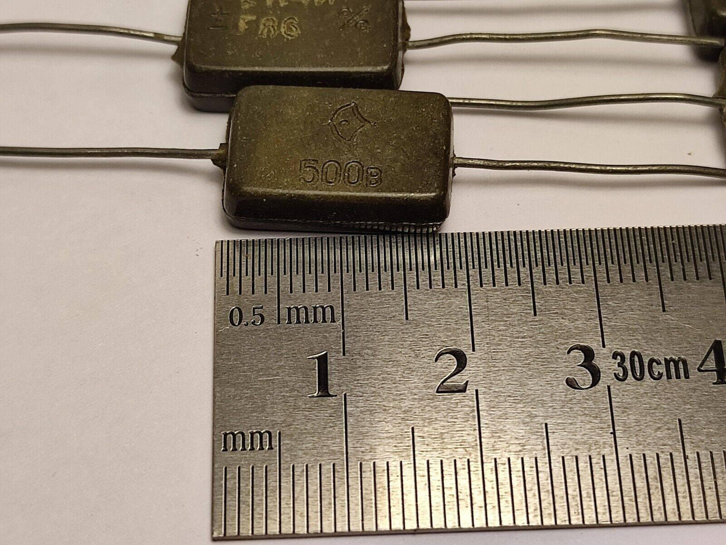 2400 pF 500 V 10 % LOT OF 10 MICA SILVER-PLATED RUSSIAN CAPACITORS KSO-2G