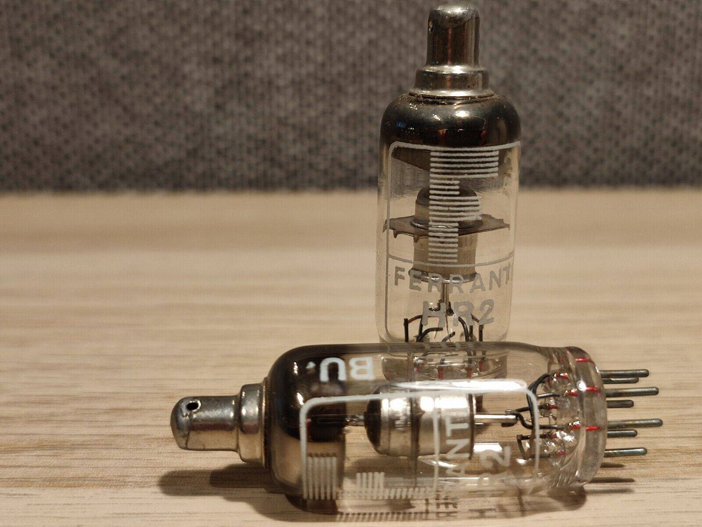 2pcs Ferranti HR2 TUBE VALVES NEW - CV261 R10
