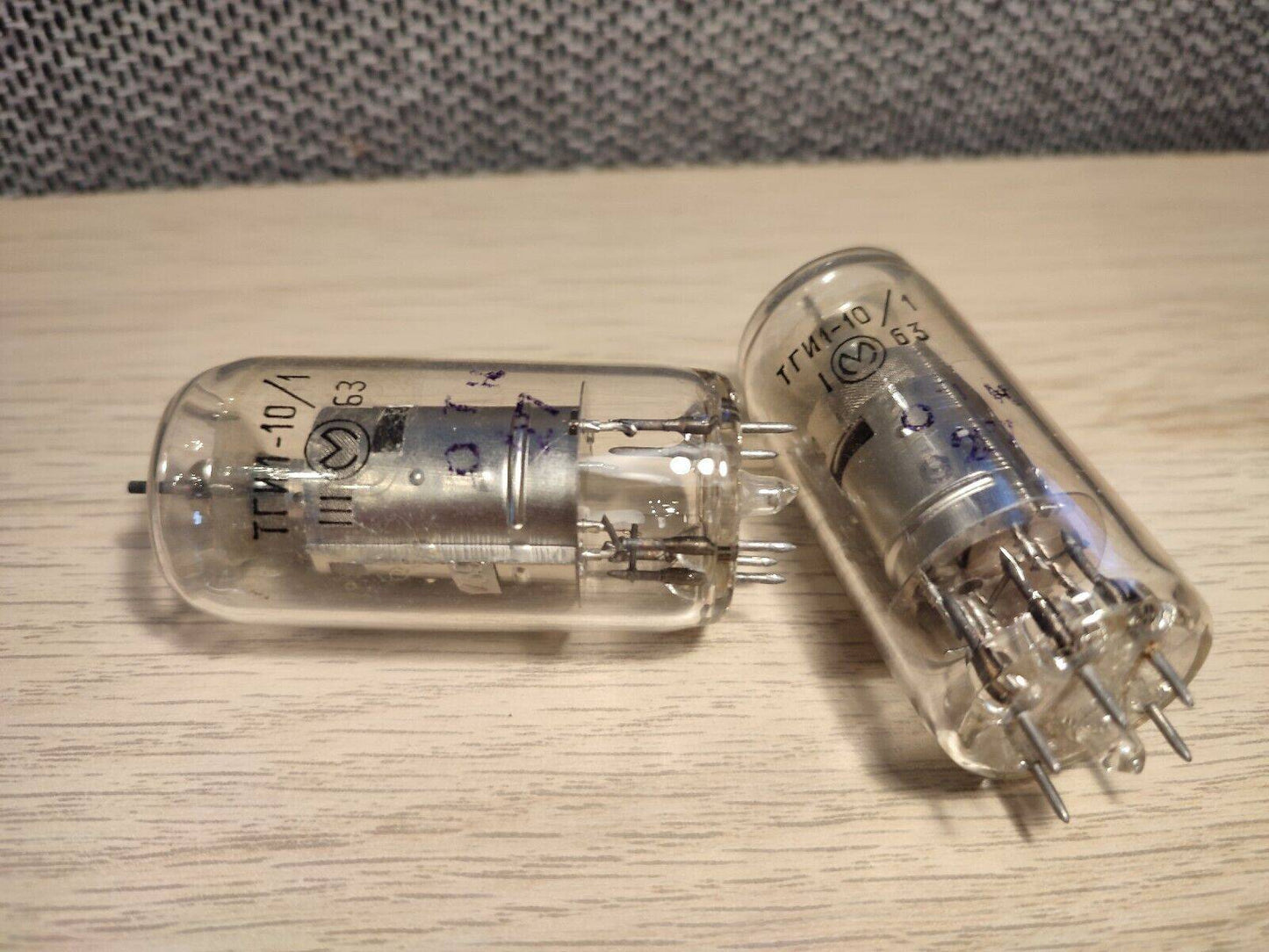 2pcs x TGI1-10/1 MELZ Tube NOS VI-1963 Same date