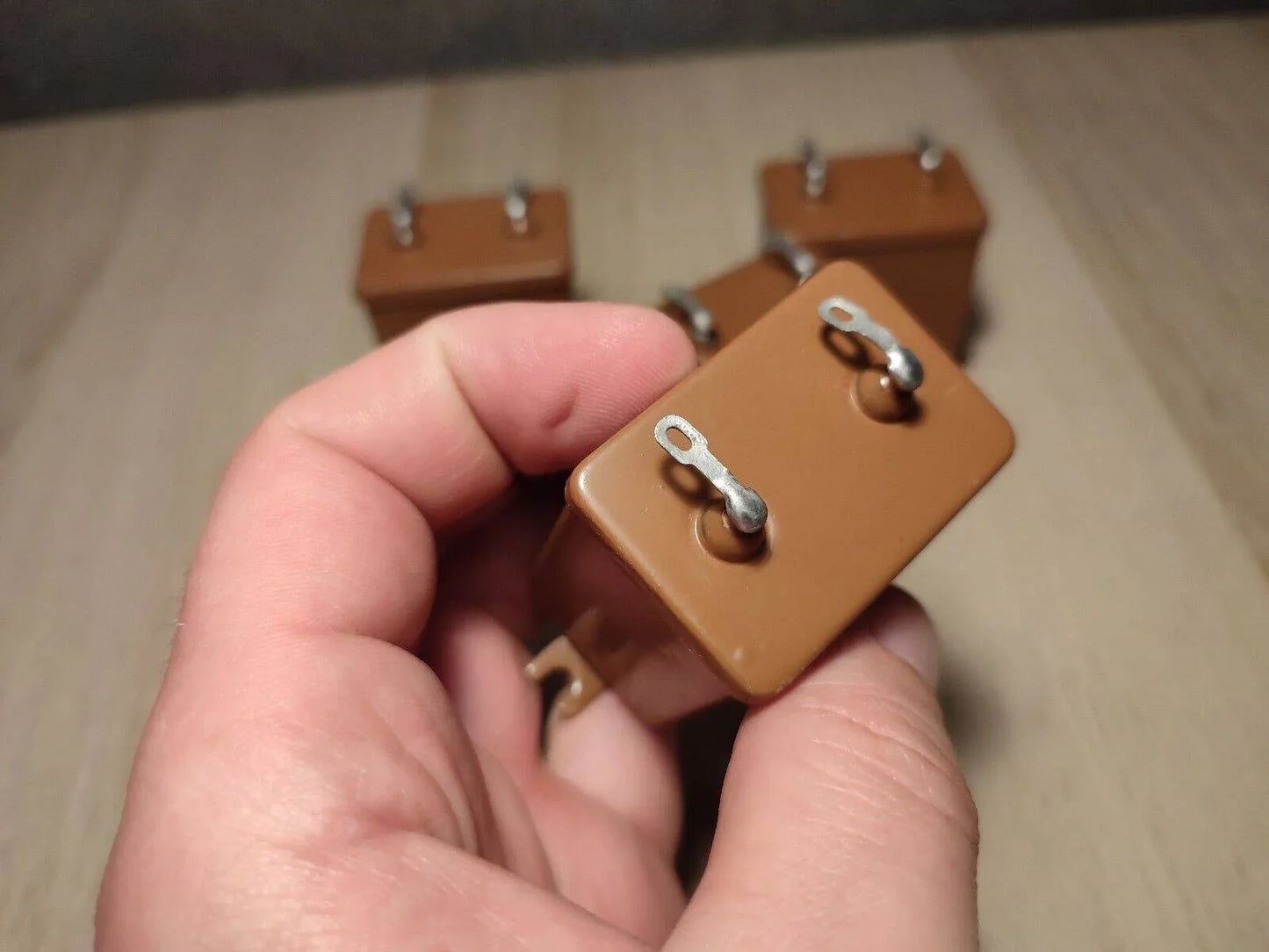 4 Stück MBGP-2 / МБГП–2 10uF 10 % 200 V, russische Papierkondensatoren