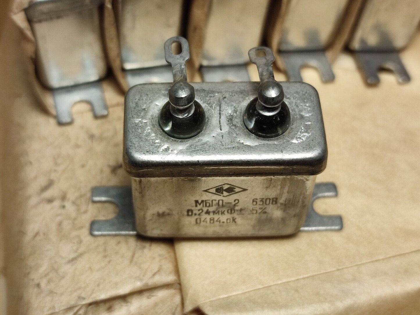 60Pcs Lot MBGP-2 МБГP-2 630V 0.24 uf 10% Capacitor PIO Ussr Soviet Military NOS