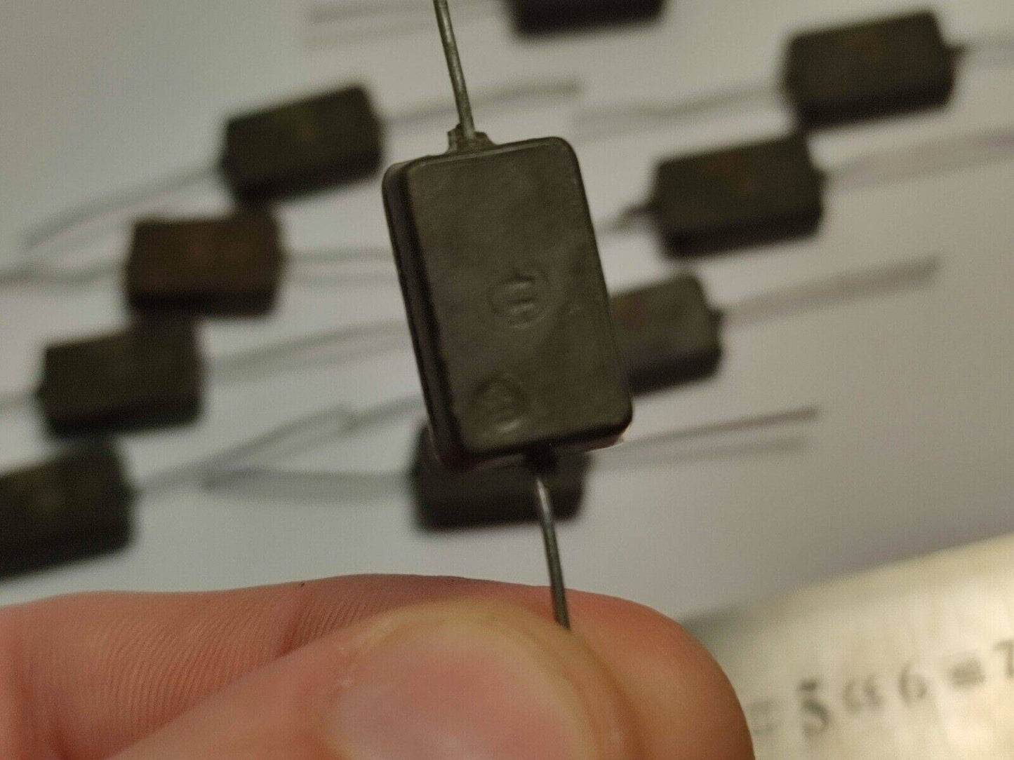 680 pF 500 V 10% LOT OF 10 Pcs. RUSSIAN SILVER-MICA CAPACITORS KSO-10G КСО-10Г