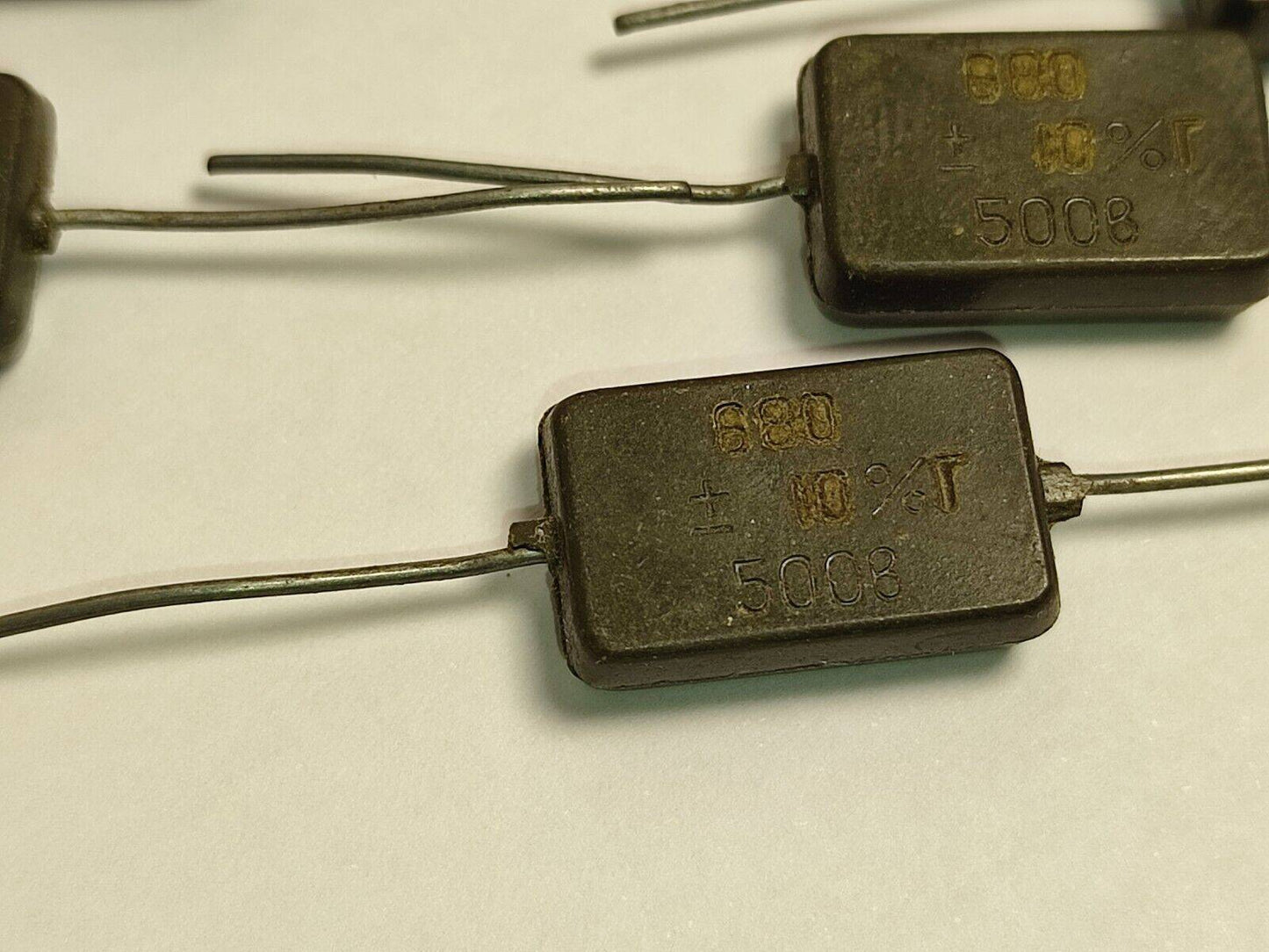 680 pF 500 V 10% LOT OF 10 Pcs. RUSSIAN SILVER-MICA CAPACITORS KSO-10G КСО-10Г
