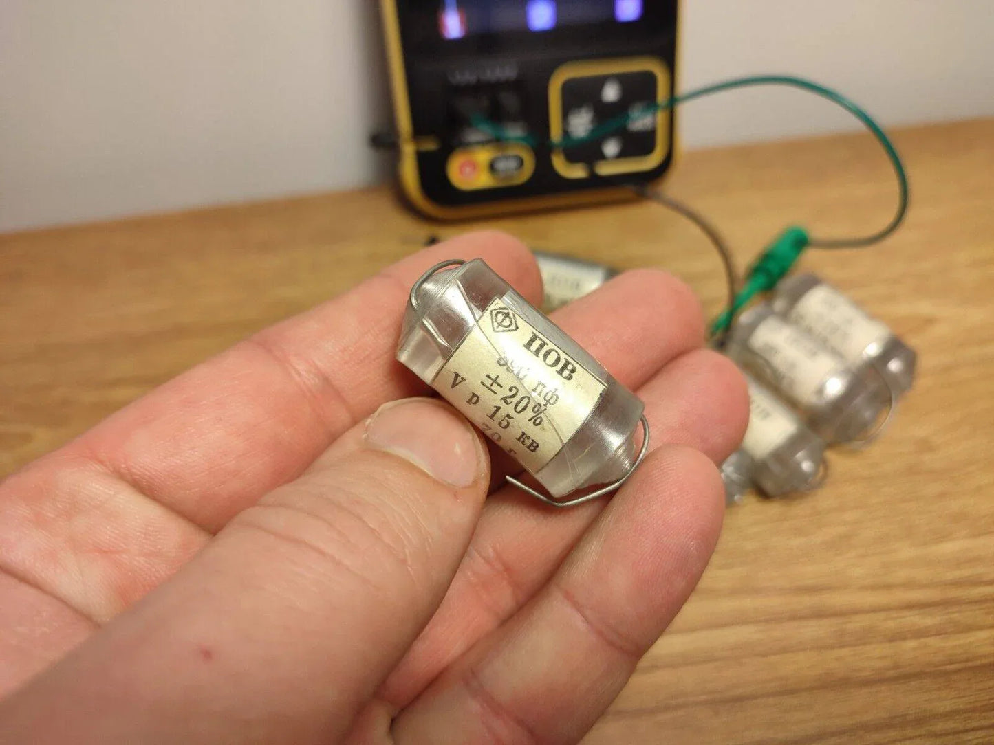 7 vnt LOT POV 15kV 390pF plėvelinis kondensatorius sovietinis aukštos įtampos +-20%