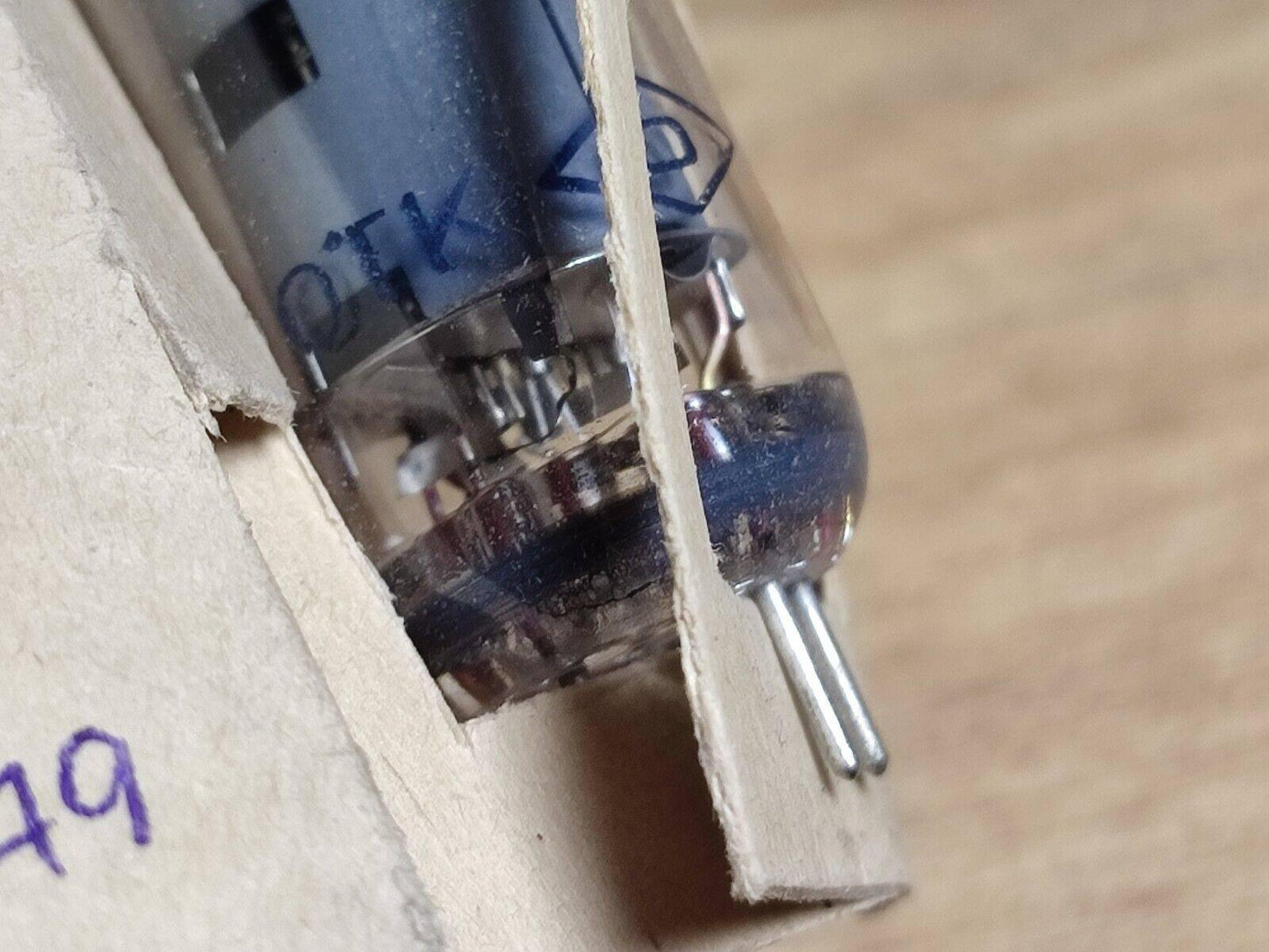 Menge 3 1979 6J4P / EF94 / 6AU6 Russische Hochfrequenz-Pentodenröhre, Raute/OTK/Goldgitter, neu