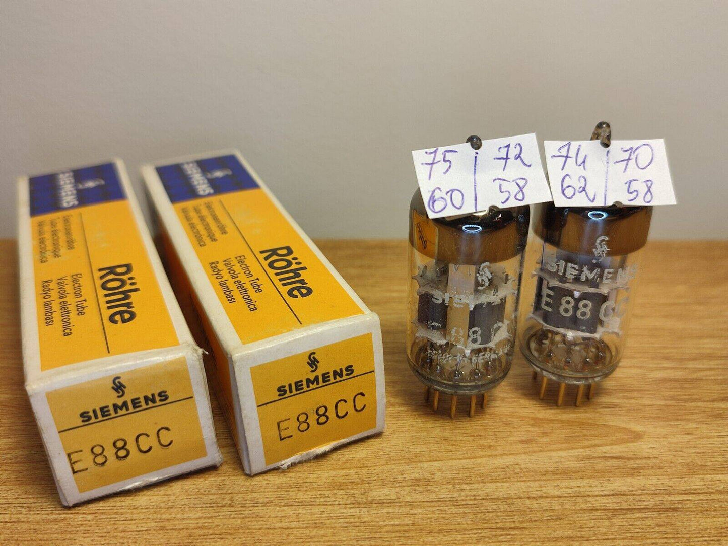 RARE NOS SIEMENS HALSKE E88CC 6922 Disc Getter Gold Pin W.GERMAN PAIR A frame
