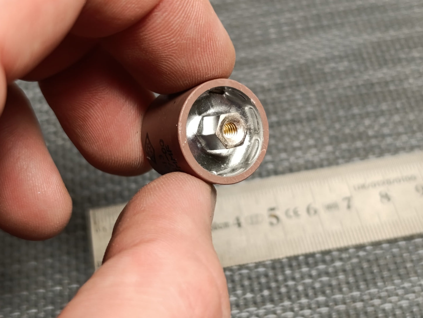 850 CentraLab Doorknob Capacitor 47pf 5KV NPO 5% (NOS) 47MMF 913- 0827-00