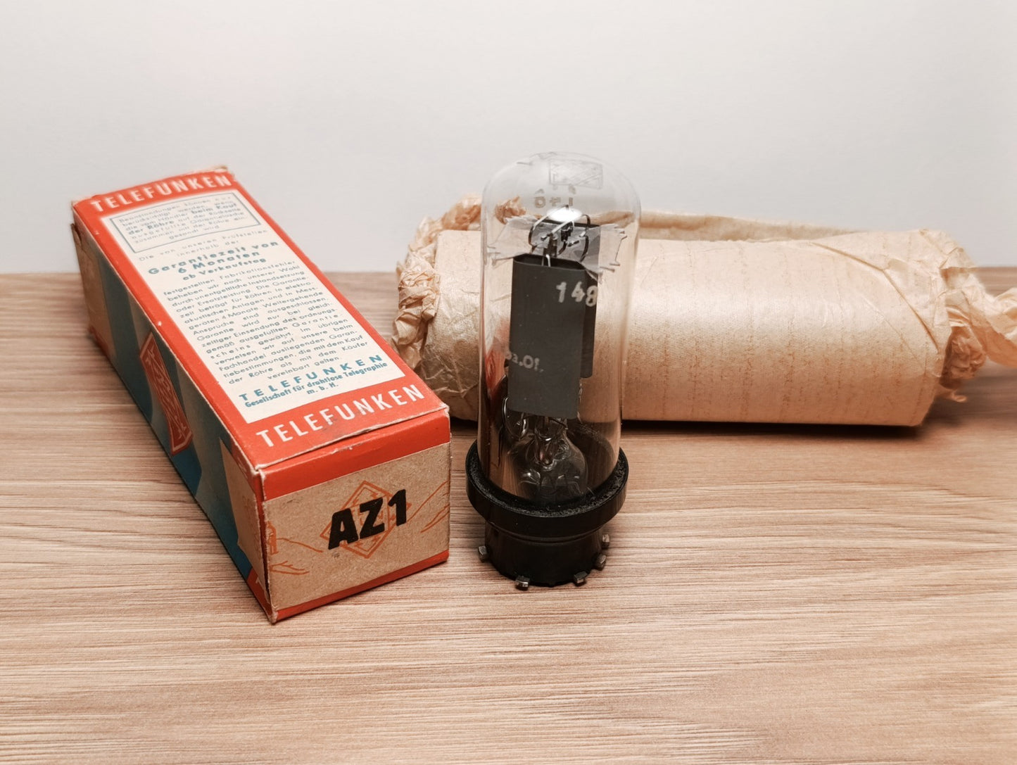 TELEFUNKEN AZ1 FULL-WAVE VACUUM RECTIFIER TUBE NOS = 140NG TAZ1 WE54 RAZ1 VG