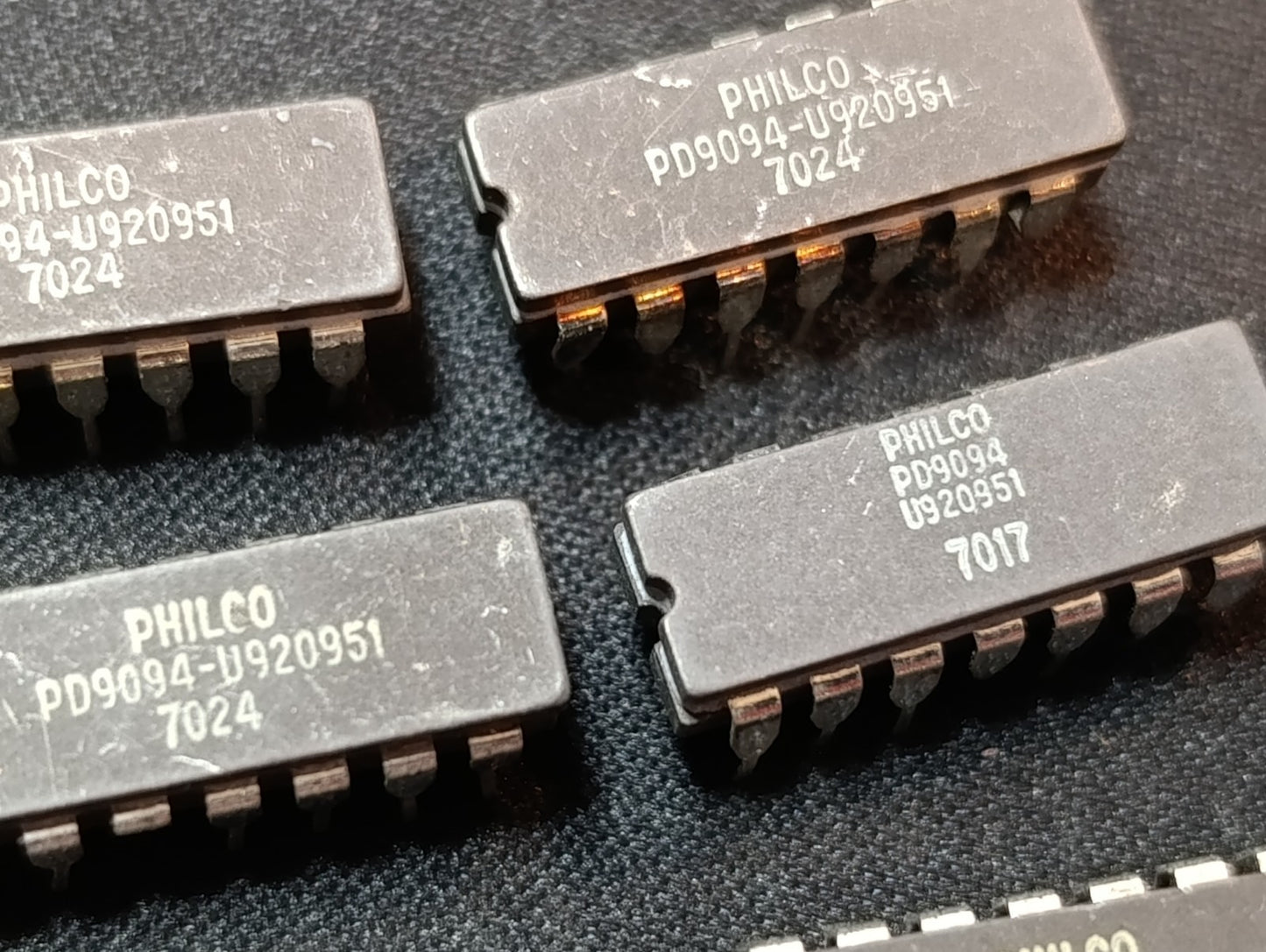 (7 pcs) Philco D9094 U920951 microprocessor DIP New NOS