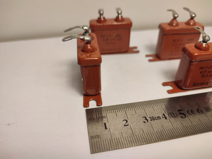 4 Stück 0,25 uF 400 V 10 % MBGP MBGP PIO-Kondensatoren Puls Mehrzweck UdSSR NOS