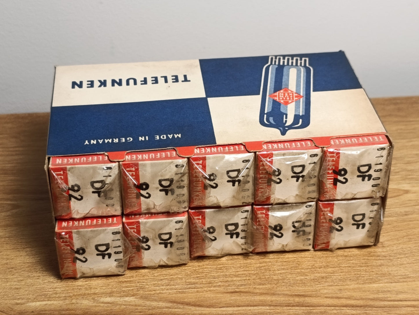 1Pcs. TELEFUNKEN DF92 Tube Pentode RF/IF-Stage NOS = DF92 = CV1758 = 1F2 NIB