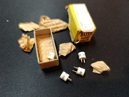 NEW BUSS Fuses GMW 3/4 (4Pcs. LOT) NOS