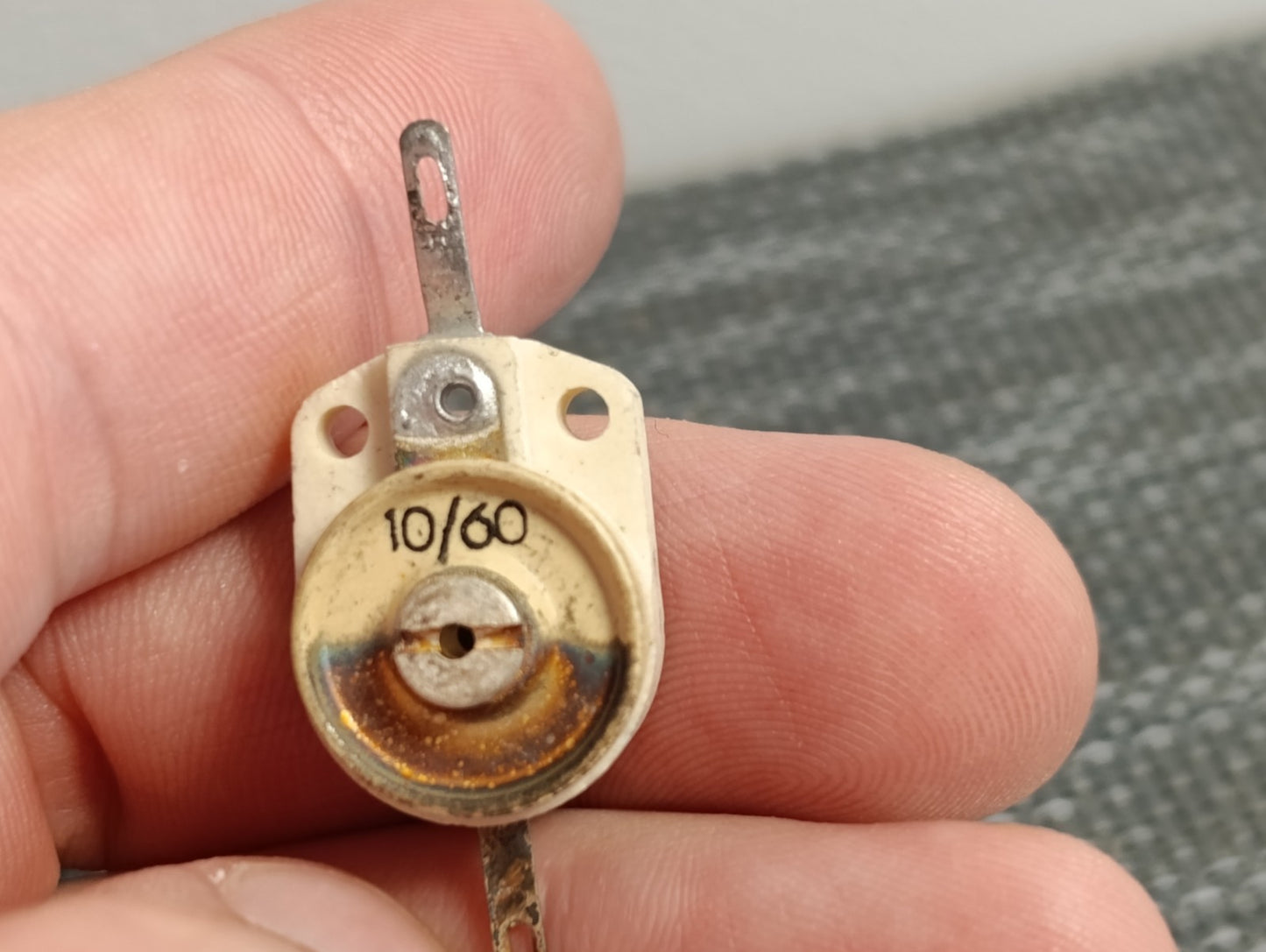 Ceramic Trimmer Capacitor 10-60pF Silver Plated 4 Pieces (4)