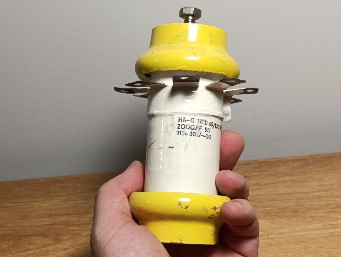 913-3017-00 HI-Q HPD 65/130 N75 Feed -Thru Capacitor 2000pf 5kv 5%  1pcs USED
