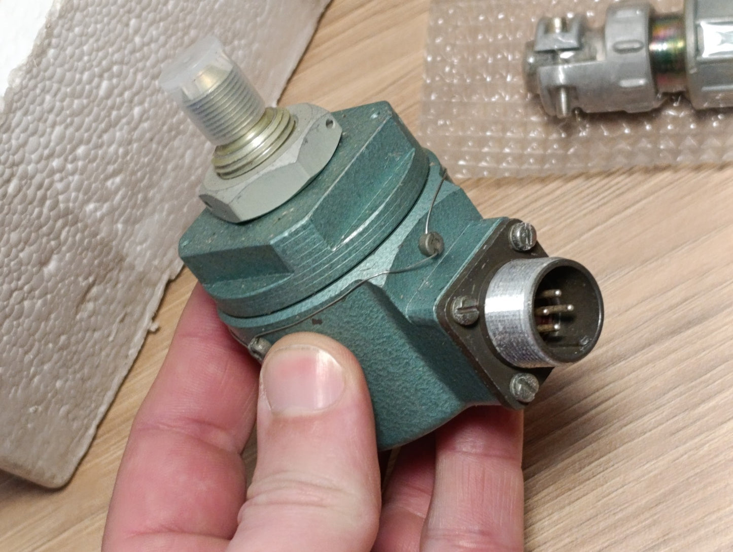 Pressure gauge UD-800 with sensor with box for aviation soviet