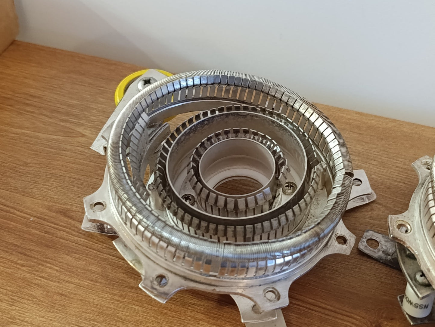 1 socket Y297-A Eimac Air System Socket for 4CX5000A (Pull) with missing parts!