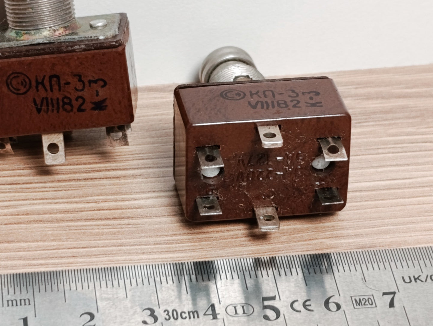 (2Pcs LOT) Toggle SWITCH KP-3 Made in USSR NOS backelite NEW