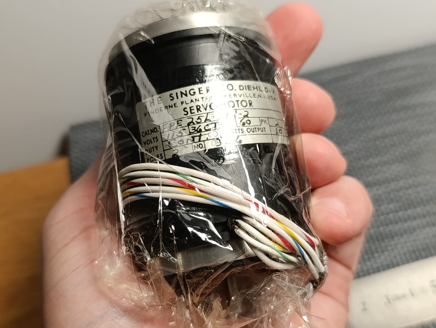 DIEHL SERVOMOTOR FPE25L-214-2 NEW NOS never used part 115v