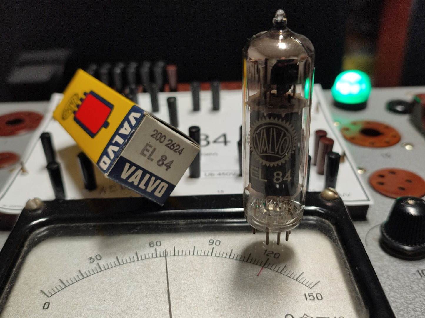EL84 6BQ5 Mullard - NOS NIB Blackburn branded Valvo Radio Tube