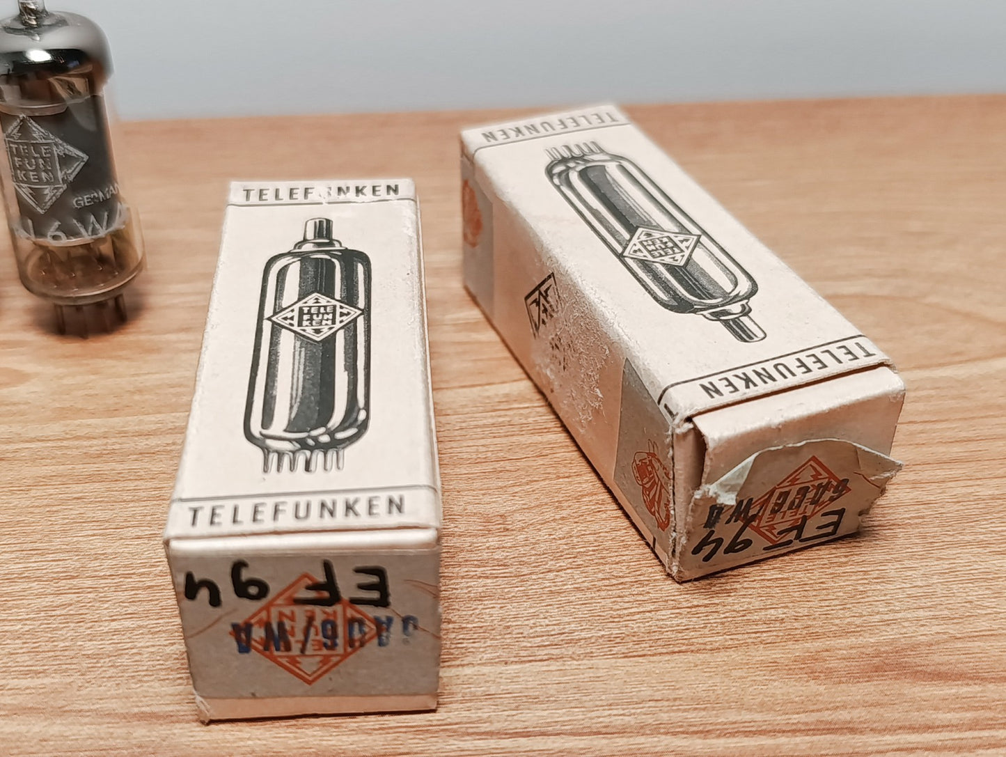 100% Matched Pair 6AU6WA Telefunken EF94 6AU6 diamond tube NIB NOS SAME DATE
