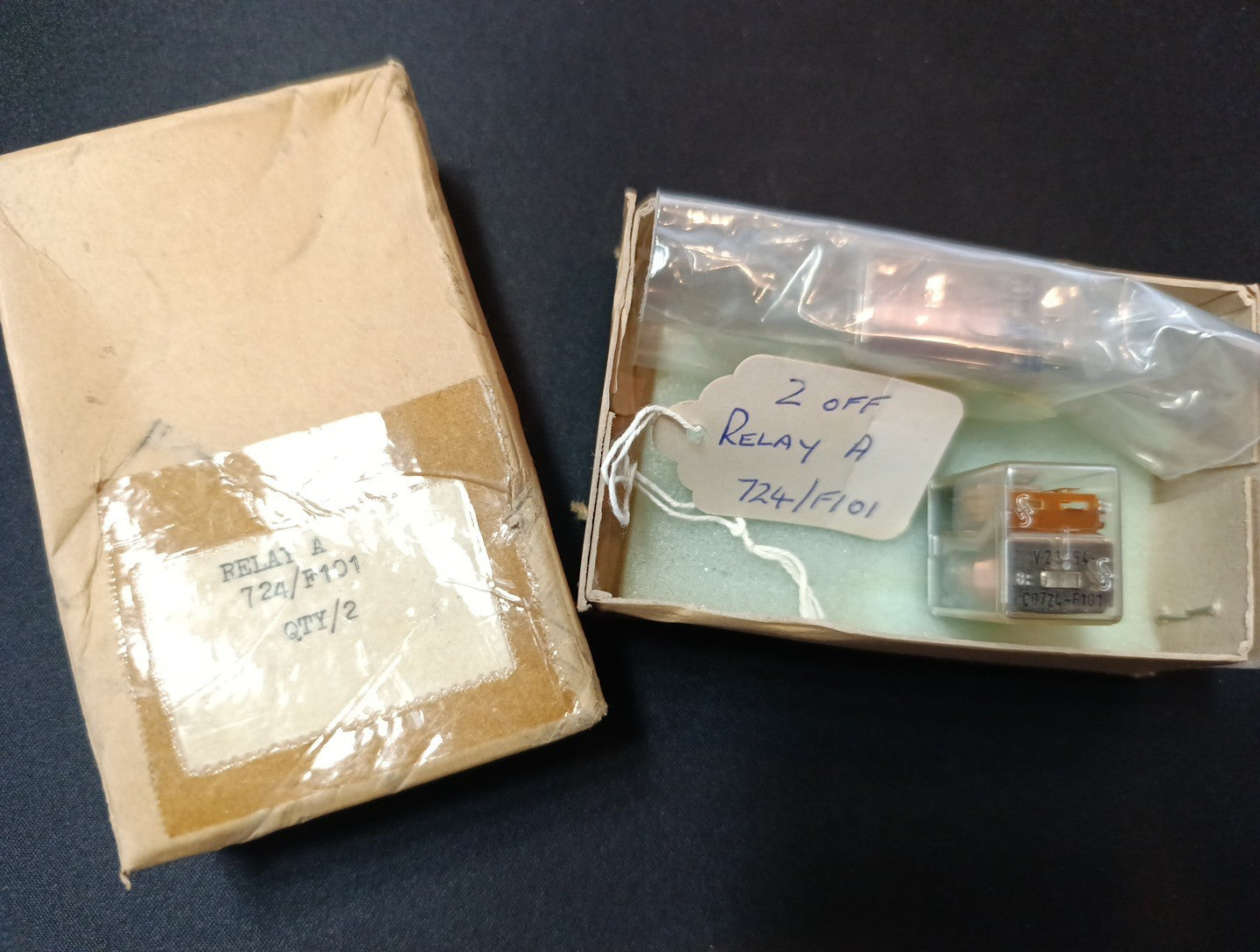 (2Pcs.) LOT Siemes 724 F101 V23154 RELAY C0724-F101 NOS NEW