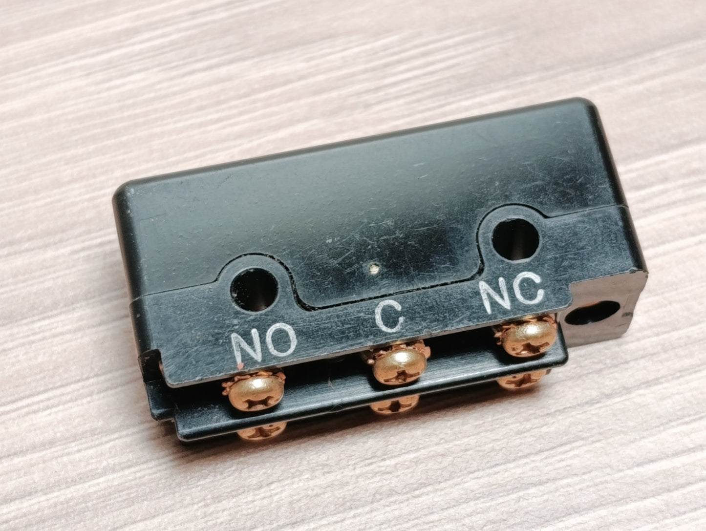 1PC NEW FIT FOR Double blade travel switch micro switch DT-2R-T3-J Yamatake