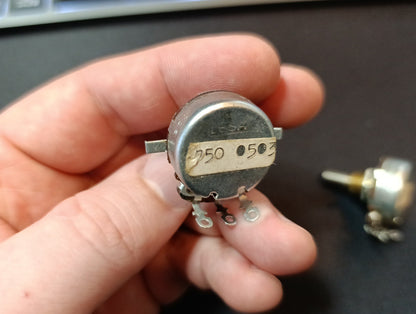2Pcs. Potentiometer LESA 6K7A 750 0503  Vintage Aircraft Ham radio NEW