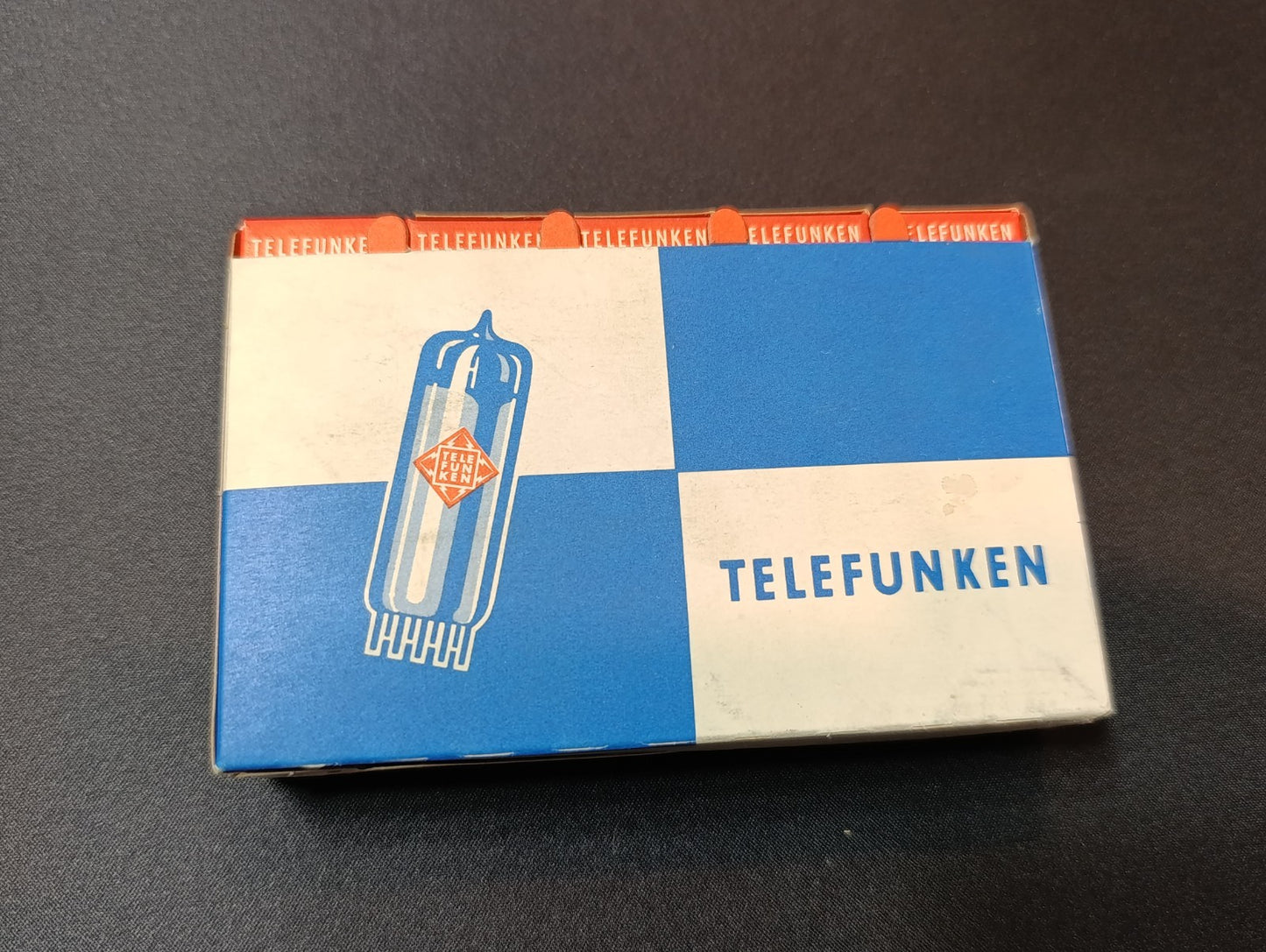 5 pieces PCF82 9U8A 9EA8 9U8 VHF Triode Telefunken Tube Tube NOS / NEW in Box