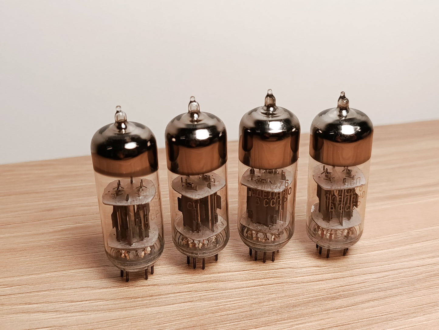 4 pcs LOT 6N6P tubes Gold grid New NOS 70's 1976 radio 6.3 Volt