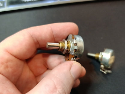 2Pcs. Potentiometer LESA 6K7A 750 0503  Vintage Aircraft Ham radio NEW