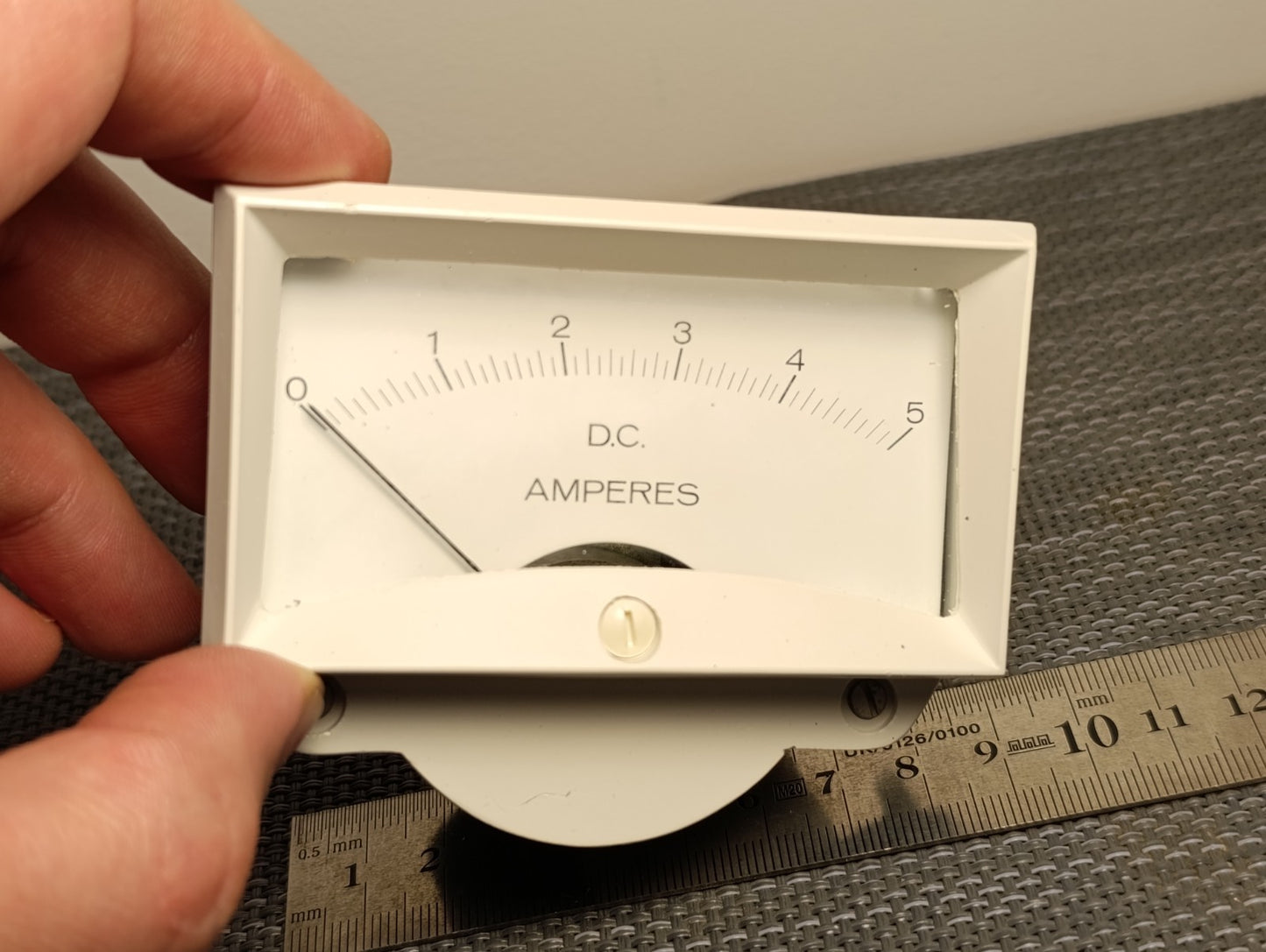 API Model 361 Shielded D.C Amperes Meter Vintage Panel white 0-5 NEW NOS