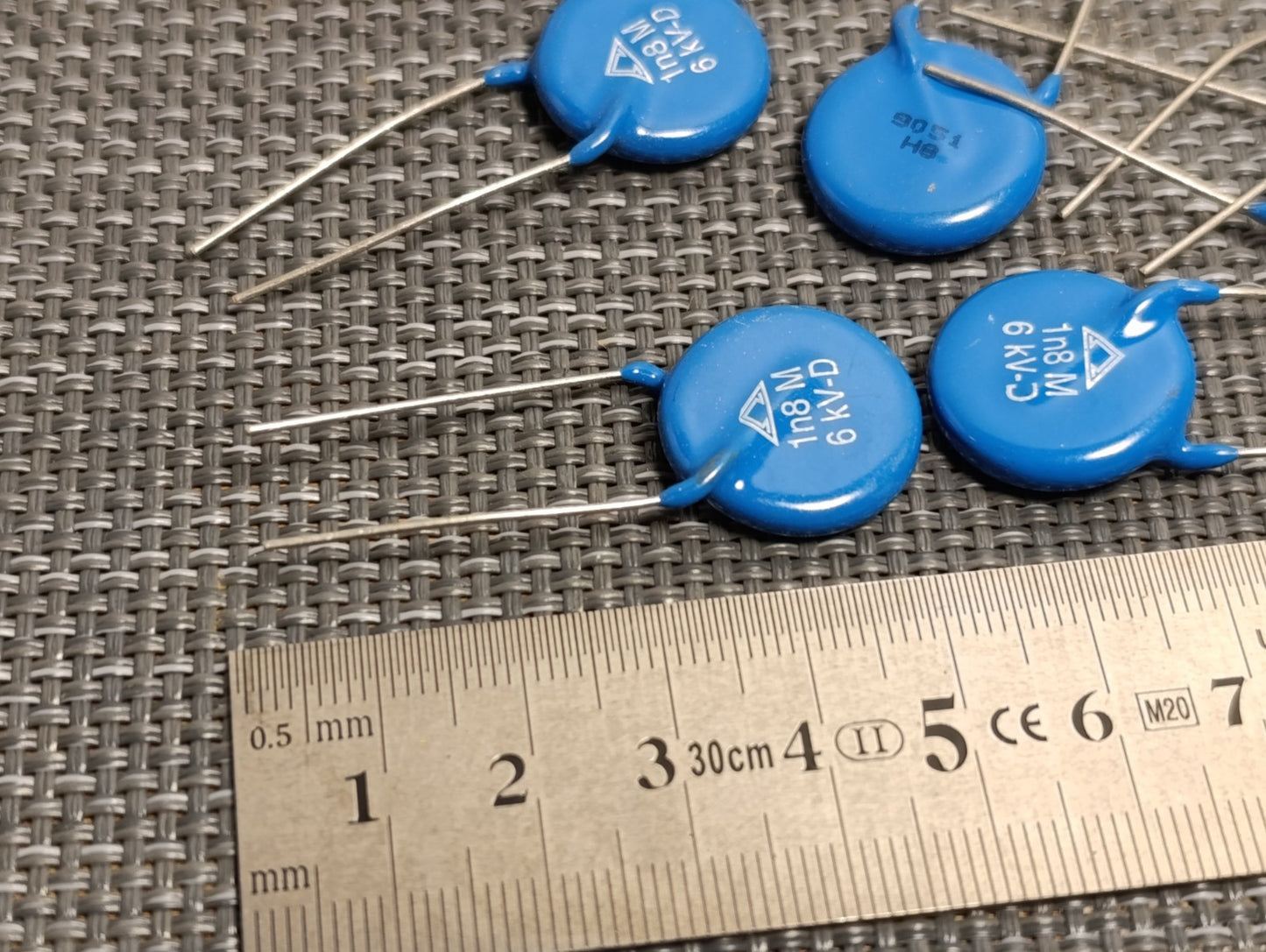 5pcs 6KV 1n8 M 6000V 1800pF 1n8 1.8nF High Voltage Ceramic Capacitors NEW NOS