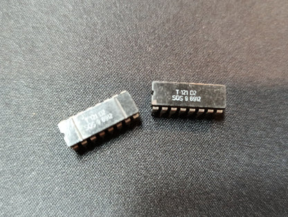 (2 pcs) T 121 D2 SGS 9 6912 microprocessor DIP New NOS