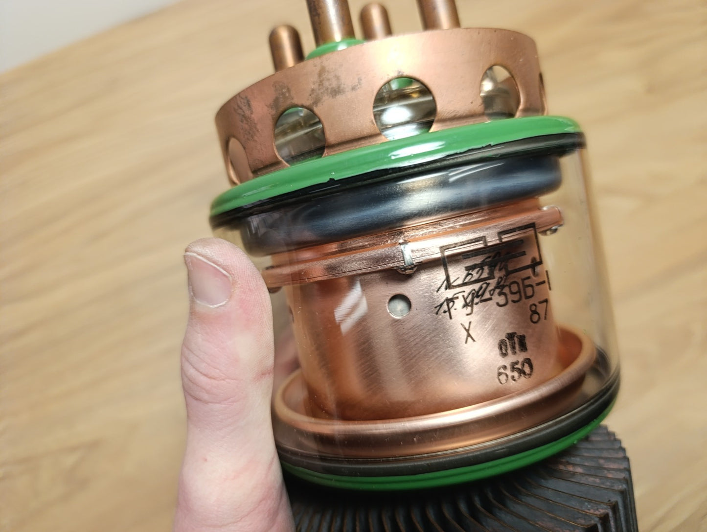 GU-39B ГУ-39Б SOVIET Generator Transmitting TRIODE TUBE NOS never used WITH DENT