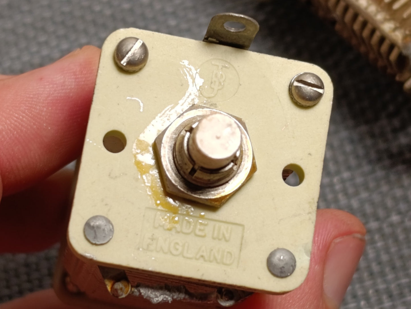 JB Made in England 50501a 150 pf ceramic silver plate variable capacitor  (Pull)