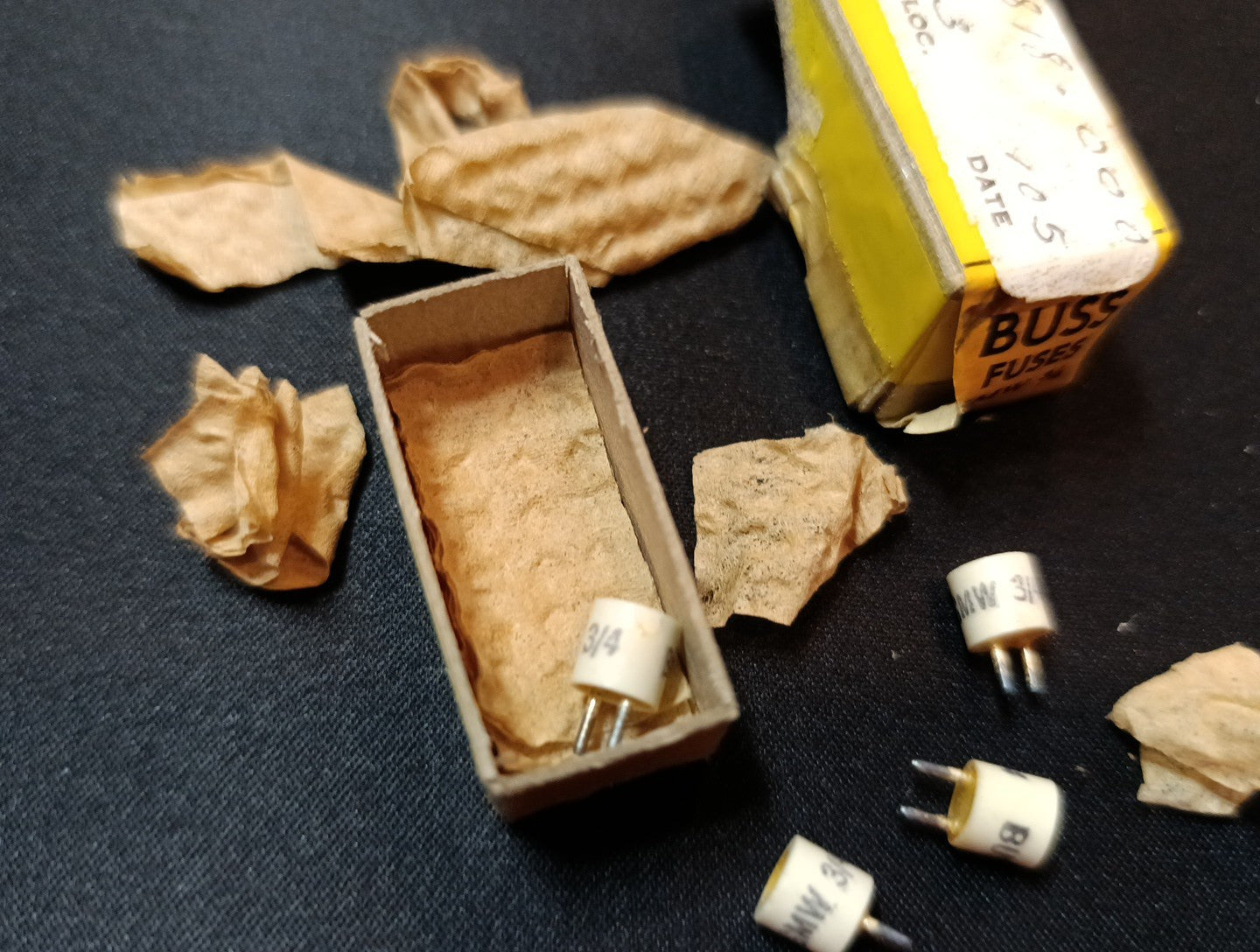 NEW BUSS Fuses GMW 3/4 (4Pcs. LOT) NOS