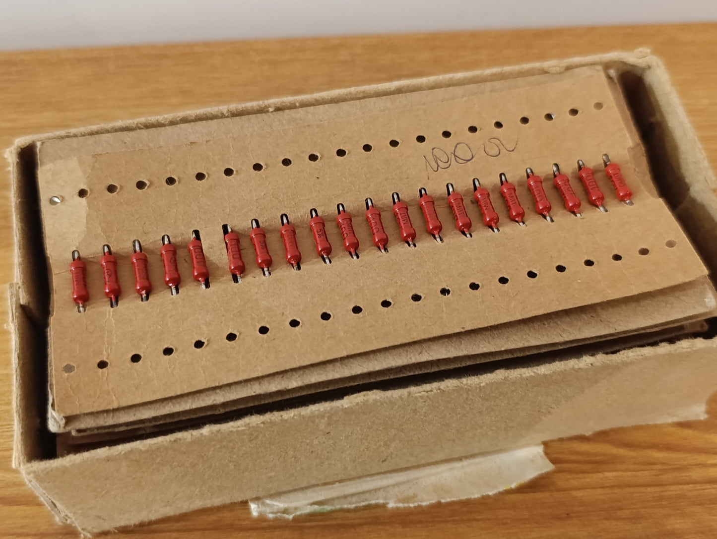 200Pcs. LOT NOS/ NEW 100 Ohm 0.5W 5% MLT resistor Russian military grade