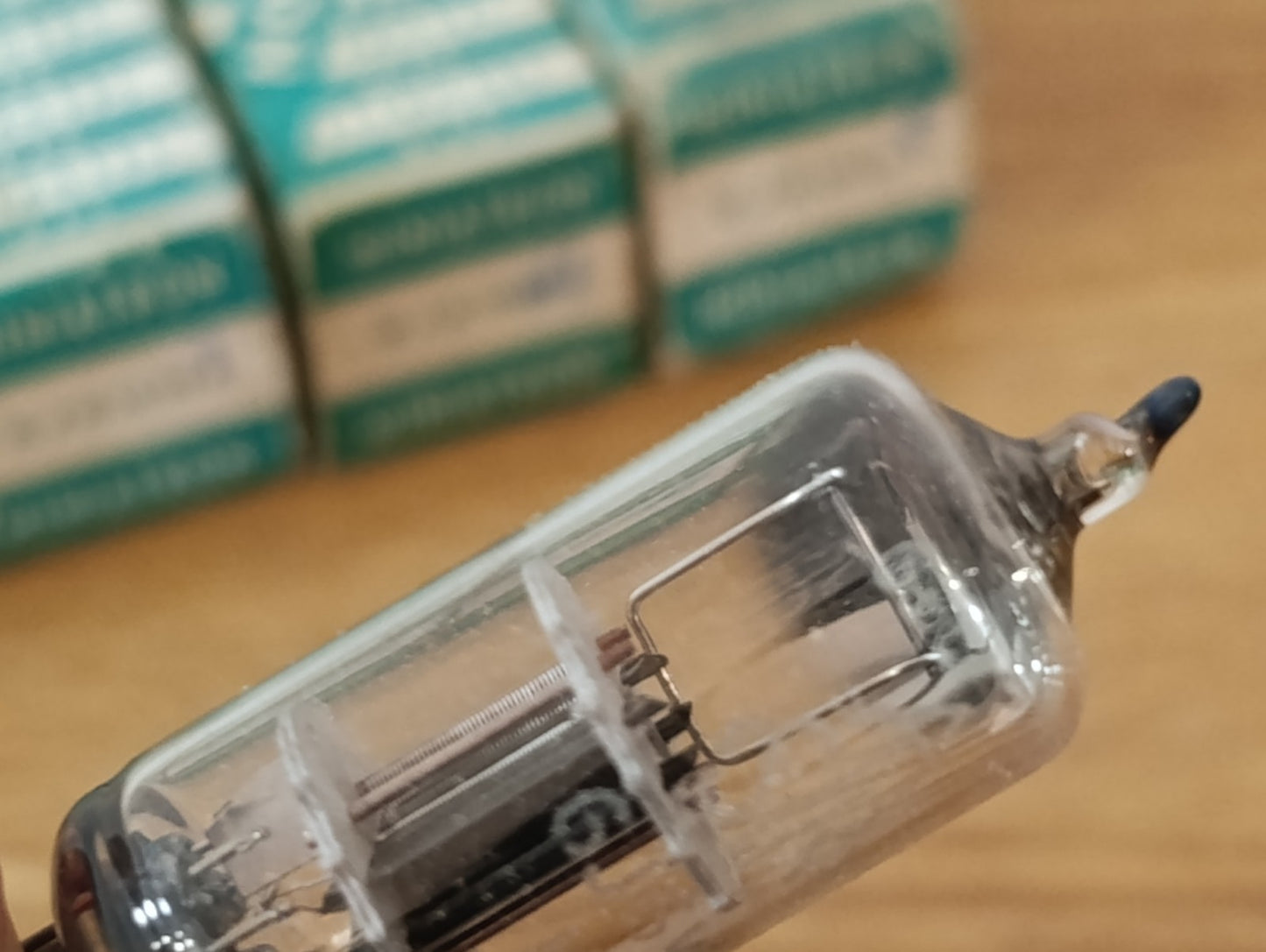 1pcs. 6J6WH CSF TUBE D-Getter Tube Röhre Lampe Valvola Valve 진공관 真空管 50's