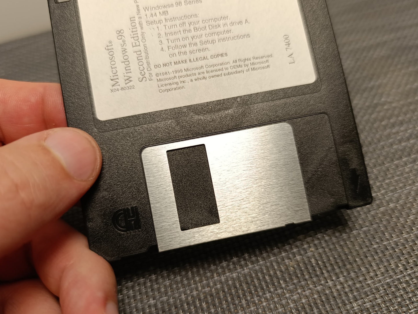 Microsoft Windows 98 Boot Disk 1.44MB Floppy X04-80322 1981-1998  LA7400