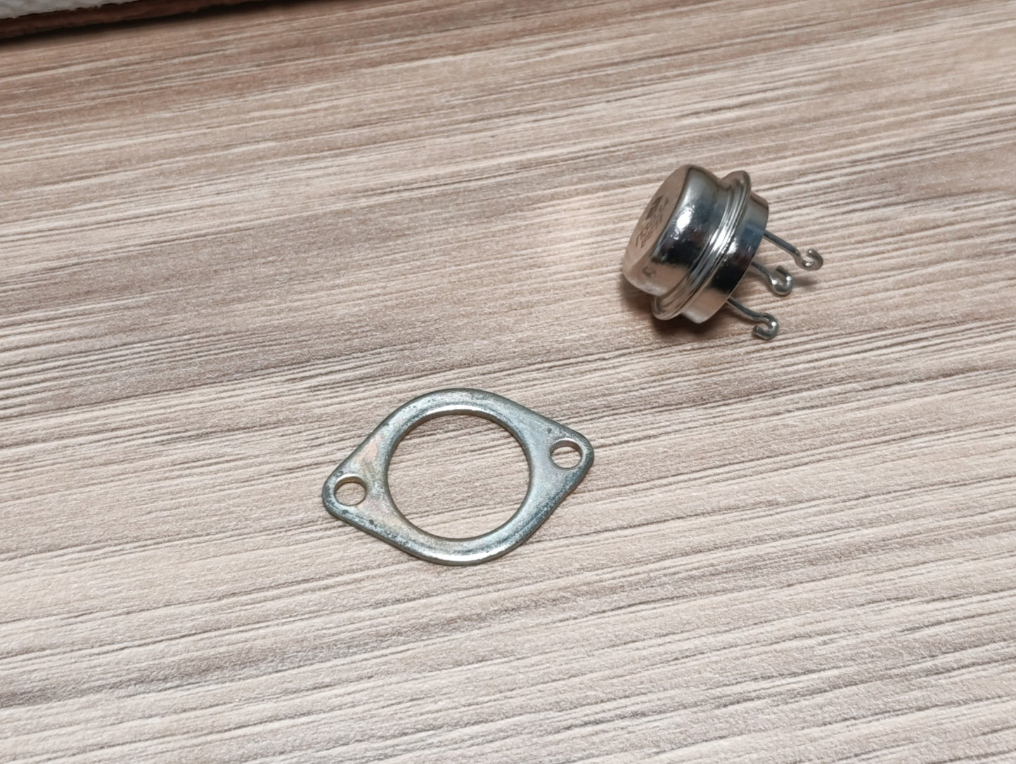 10 pcs. P303A / П303A GERMANIUM TRANSISTOR USSR P-N-P 10W 0,5 A
