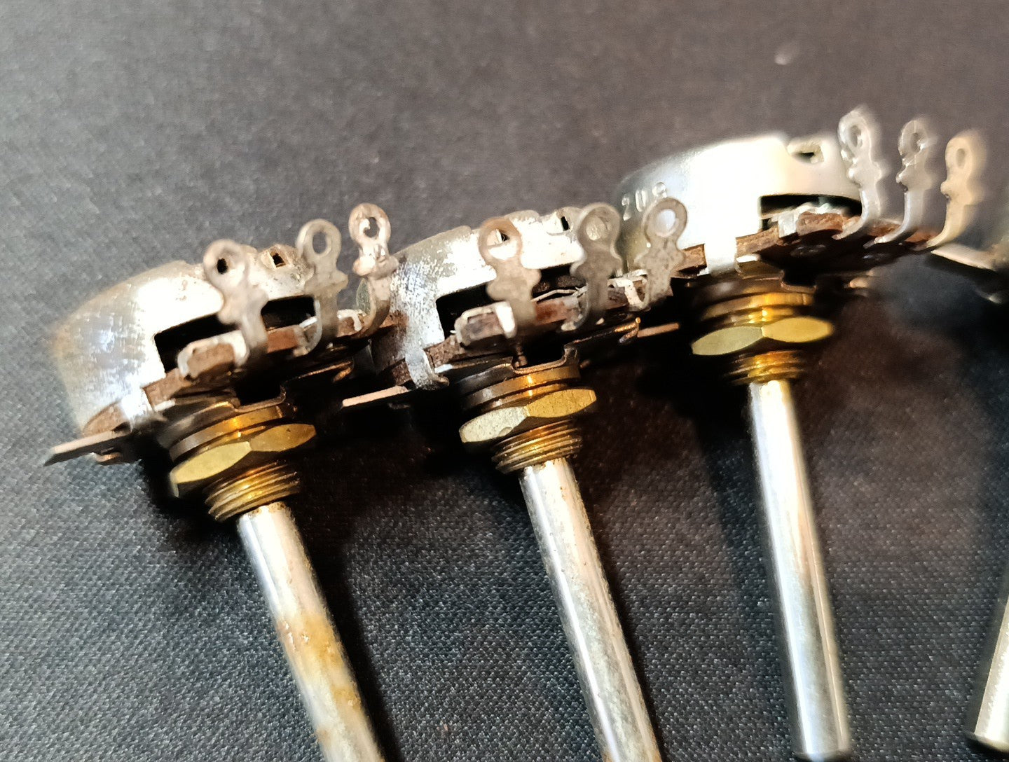 5Pcs. Potentiometer LESA 220KA Vintage Aircraft Ham radio NEW variable resistor