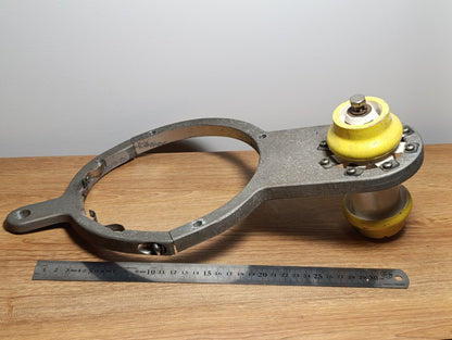 913-3017-00 HI-Q HPD 65/130 N75 Feed -Thru Capacitor 2000pf 5kv 5%  1pcs + Stand