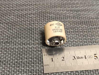 850 CentraLab Doorknob Capacitor 12pf 5KV NPO 5% (NOS) 12MMF 913- 0823-00