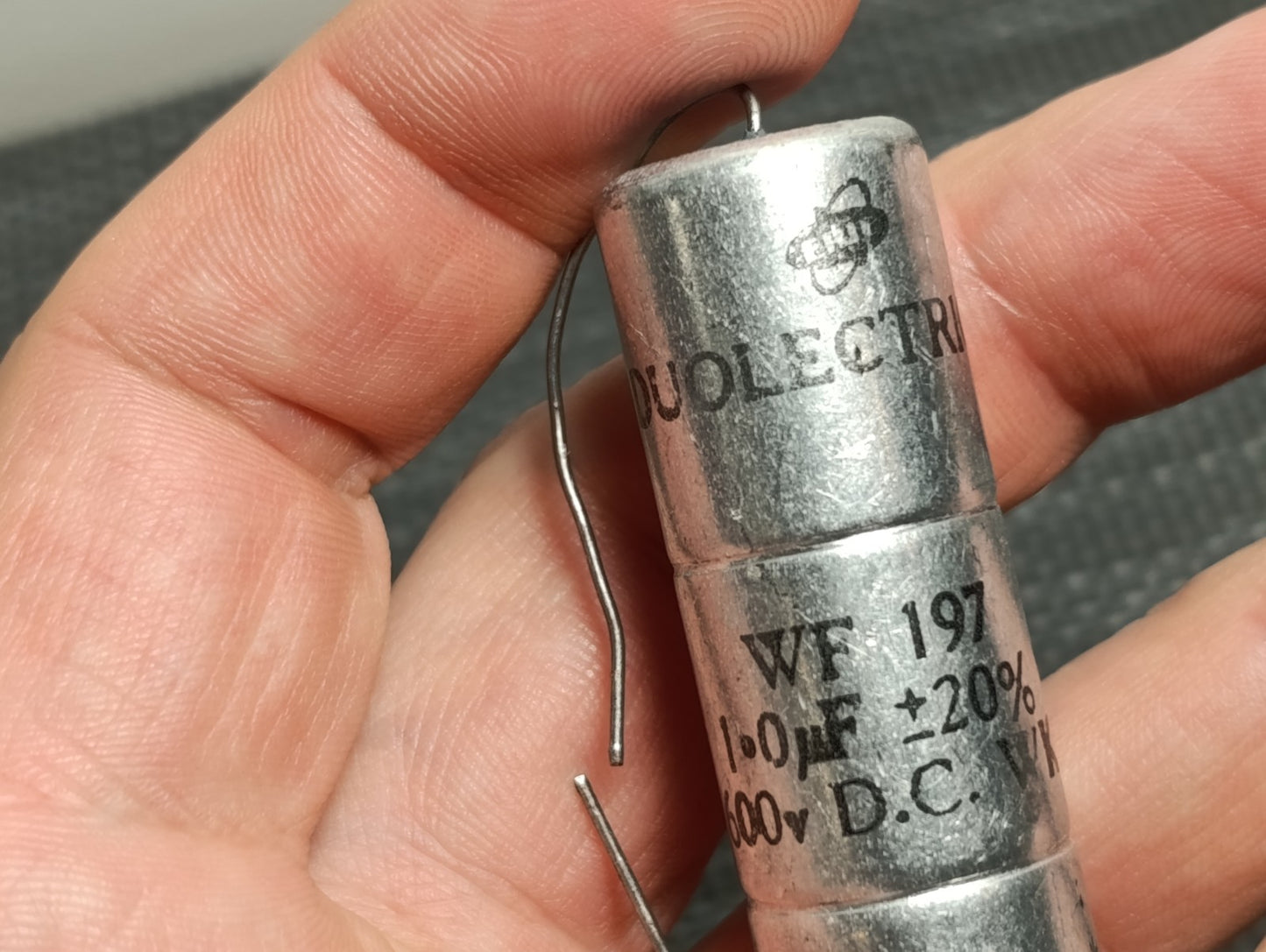 1pcs. DUOLECTRIC WF 197 CAPACITOR 1UF 600V NOS /NEW